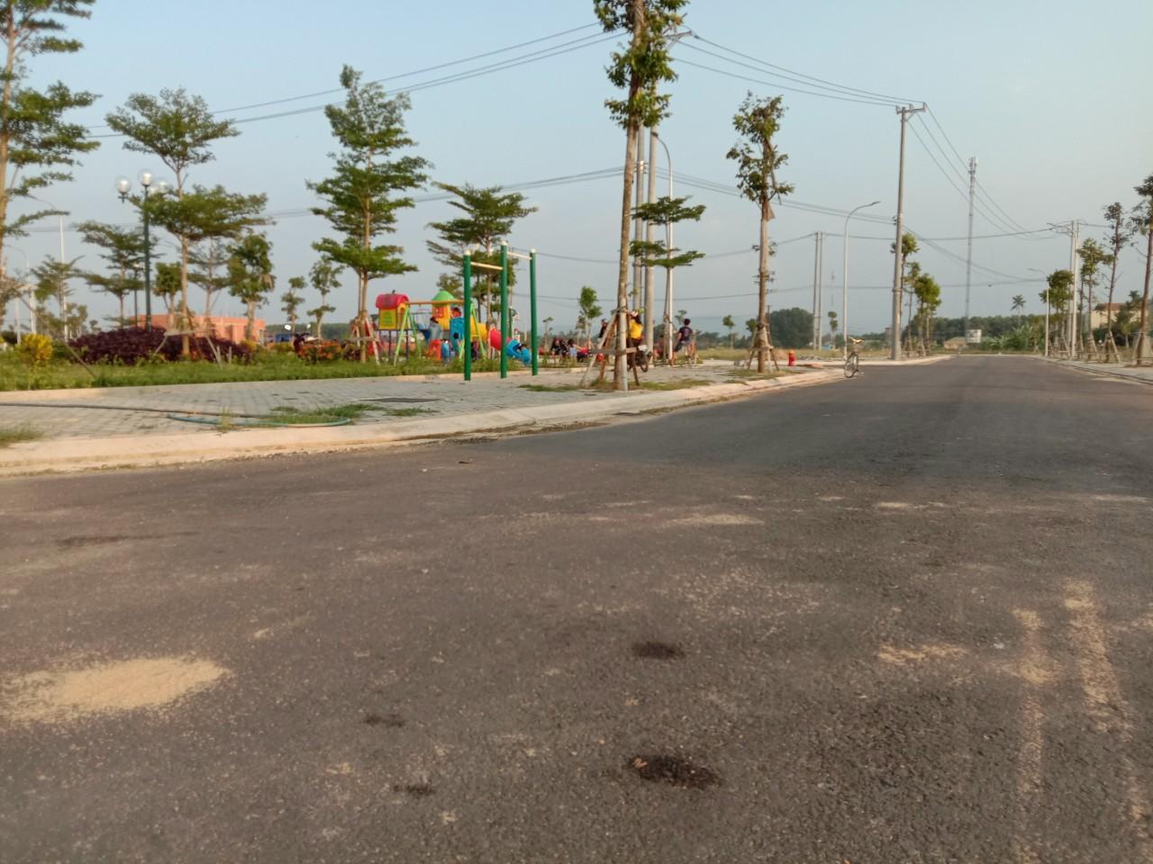 Image 1 Title